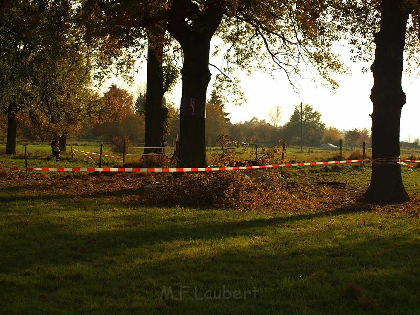 Kleinflugzeug abgestuerzt Sankt Augustin Meindorf P091.JPG